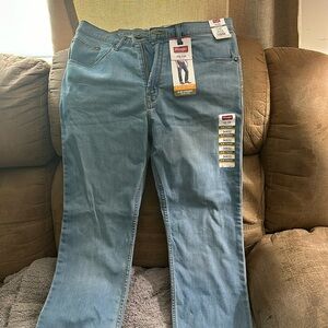 Wrangler Slim Straight jeans.